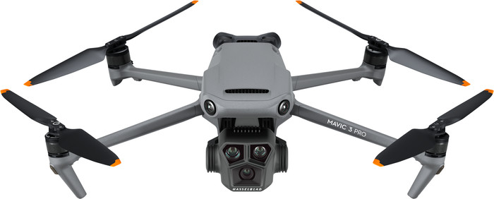 DJI Mavic 3 Pro Fly More Combo + Smart Controller null