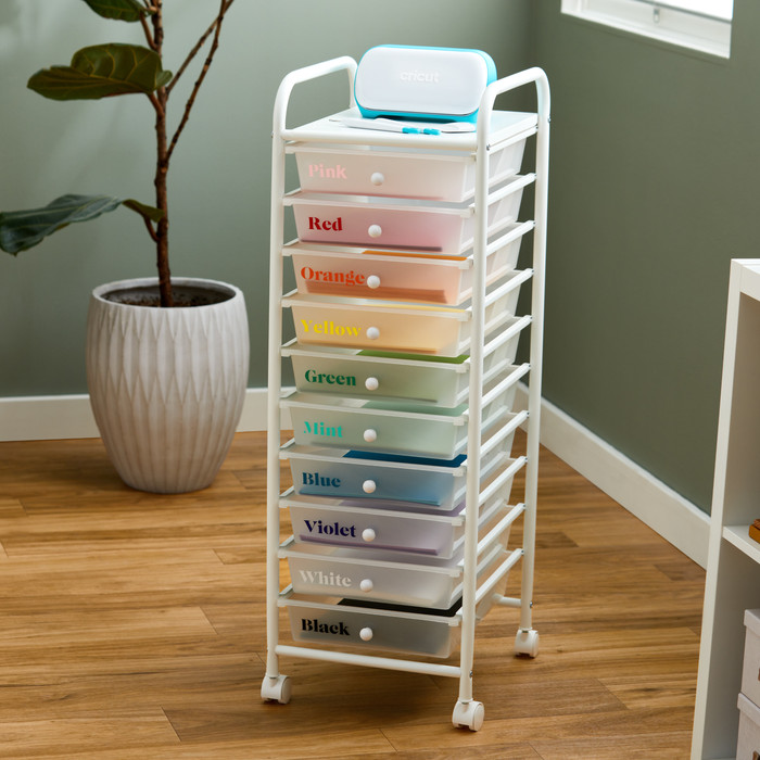 Cricut Smart Vinyl Permanent Joy Matte Grass 14x122cm product in use