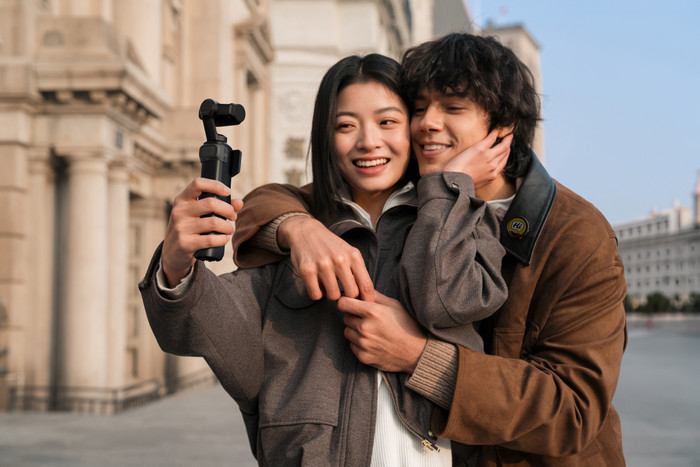 Insta360 Luna Ultra Noir produit à l'usage