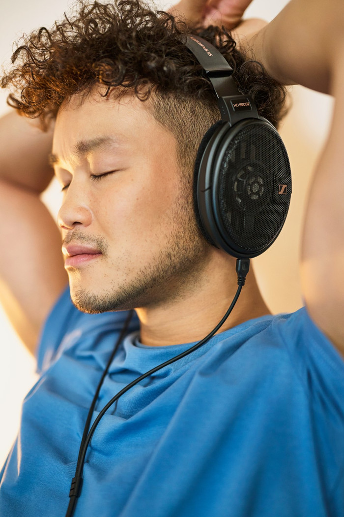 Sennheiser HD 660S2 product in use