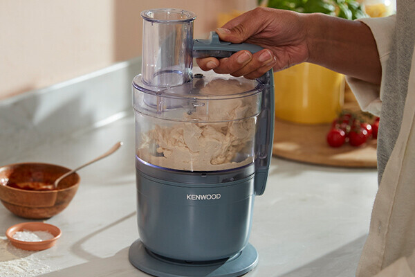 Kenwood Multipro Go FDP23.140GY Storm Grey product in gebruik