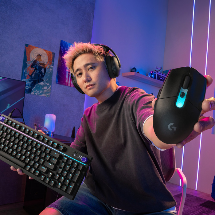 Logitech G305 X Superlight Draadloze Gaming Muis Zwart product in gebruik