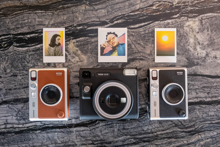Fujifilm Instax Mini EVO Bruin product in gebruik