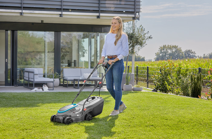 Gardena PowerMax 32/1200 G2 product in use
