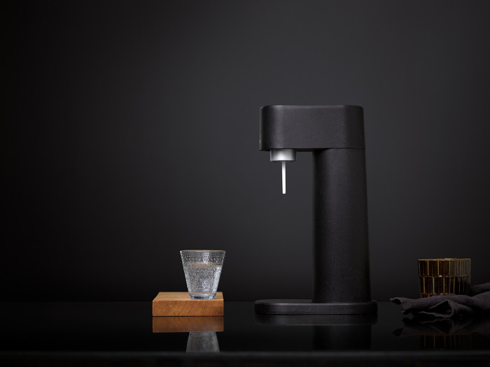 Mysoda Woody Black product in use