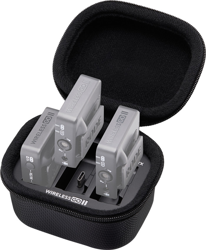 RØDE Wireless Go II Charge Case product in use