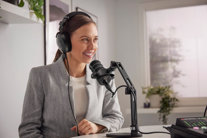 RØDE RØDECaster Duo Black product in use