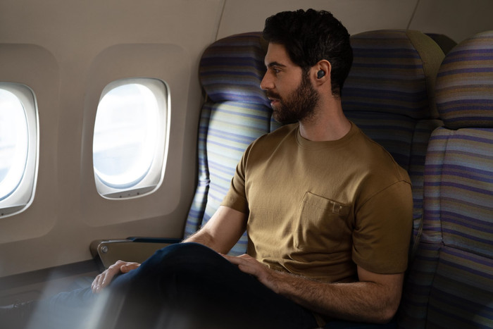 Sony WF-1000XM5 Zwart product in gebruik