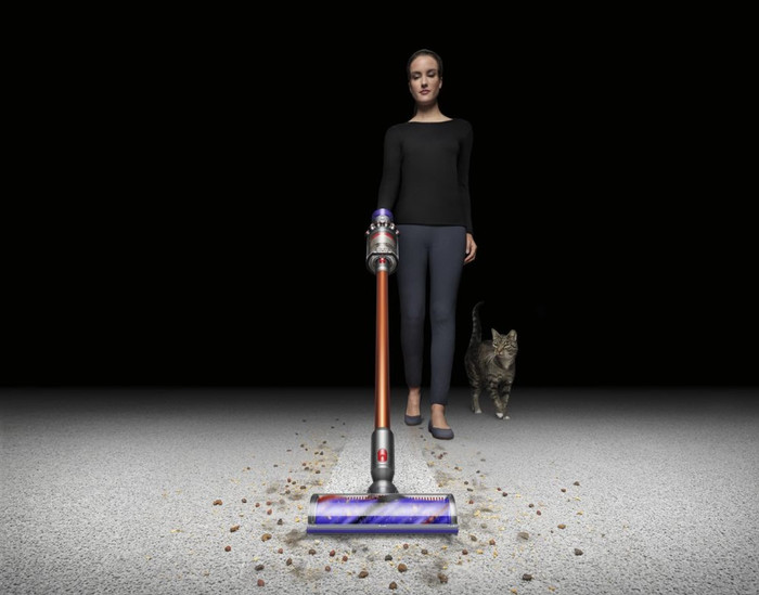 Dyson Cyclone V10 Absolute product in use