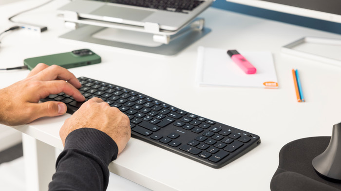 BlueBuilt Sans Fil USB Clavier AZERTY + BlueBuilt Nexum Souris Sans Fil produit à l'usage