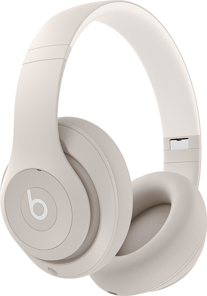 Beats Studio Pro Cream + BlueBuilt Power Delivery Charger with USB-C Port 20W White detail