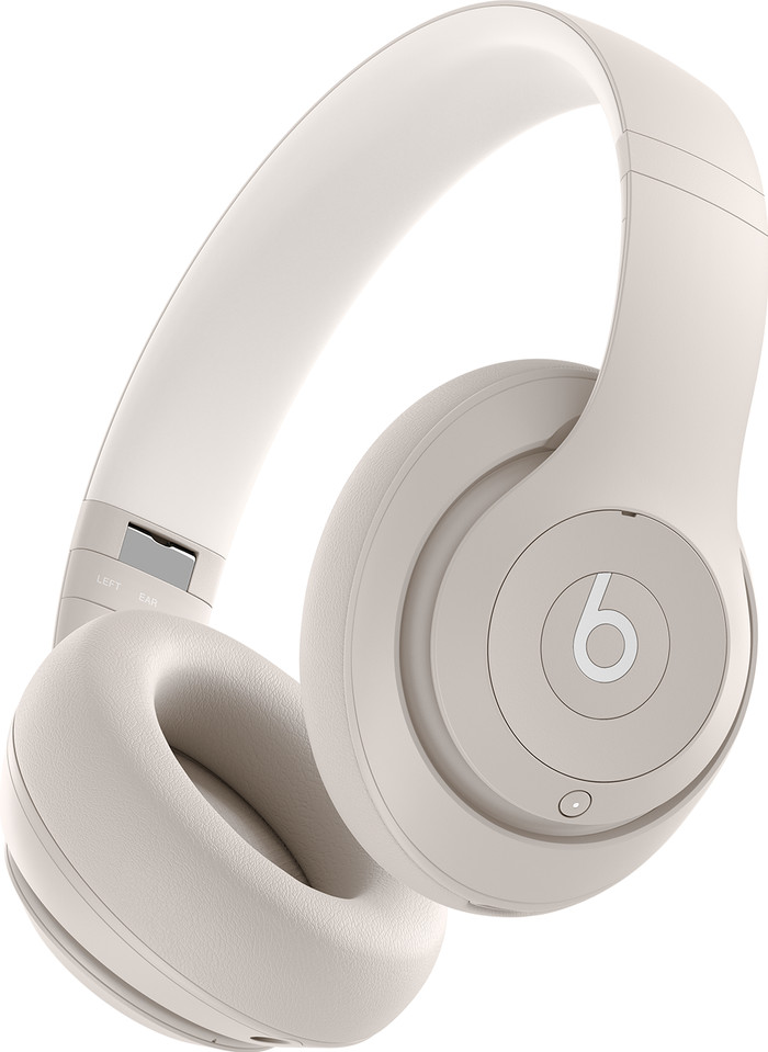 Beats Studio Pro Cream + BlueBuilt Power Delivery Charger with USB-C Port 20W White detail