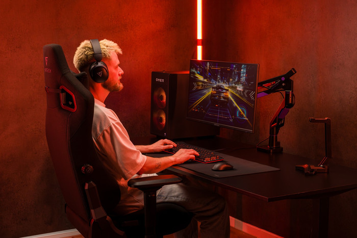 Vortech Pro Gamestoel Zwart + Vloermat product in gebruik