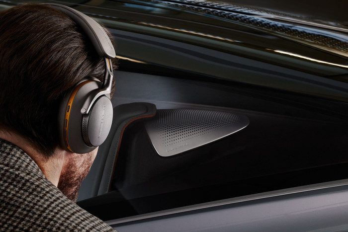 Bowers & Wilkins Px8 McLaren product in gebruik
