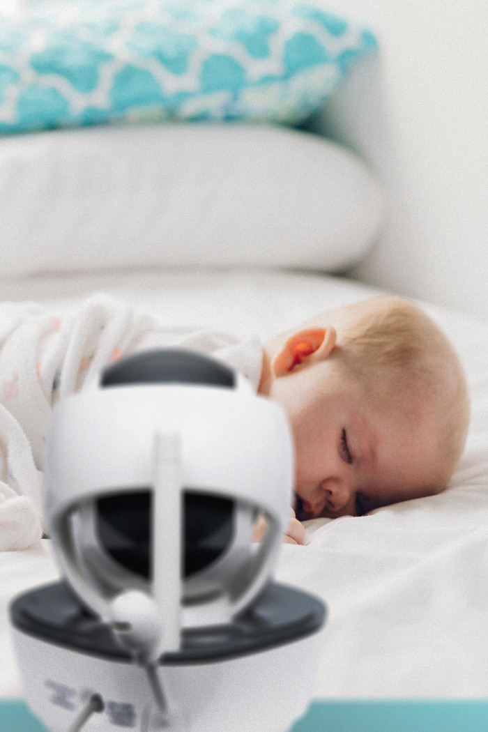 Alecto DVM200C Expansion Camera product in use