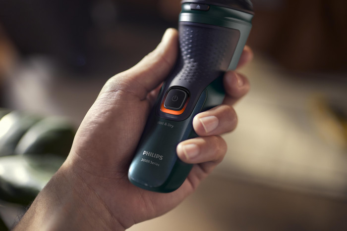 Philips Shaver Series 3000X X3052/00 product in use