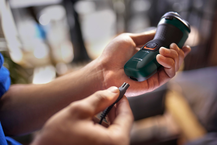 Philips Shaver Series 3000X X3052/00 product in use