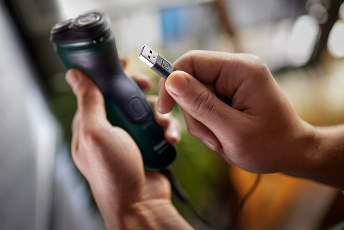 Philips Shaver Series 3000X X3052/00 product in use