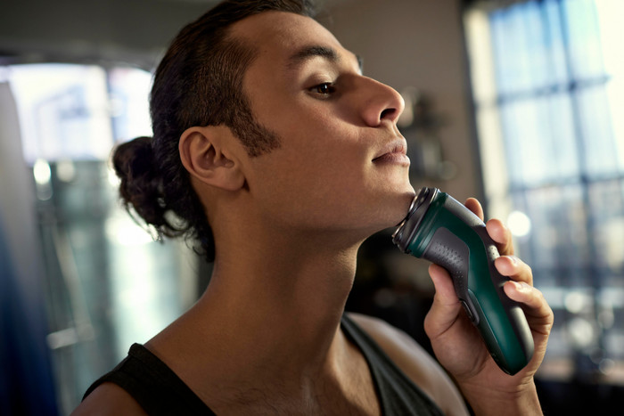 Philips Shaver Series 3000X X3052/00 product in use