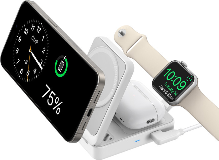 Anker Prime 3-in-1 MagGo Vouwbare Draadloze Oplader 15W Wit product in gebruik