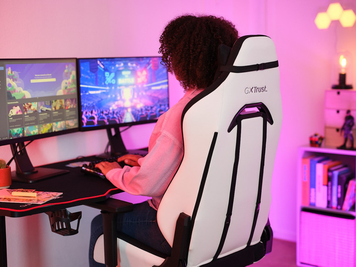 Trust GXT 714W Ruya Gaming Chair White product in use