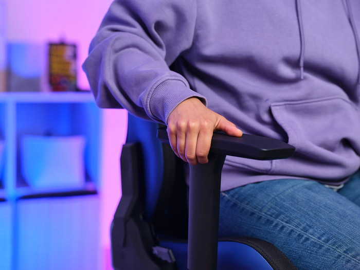 Trust GXT 714 Ruya Gaming Chair Blue product in use