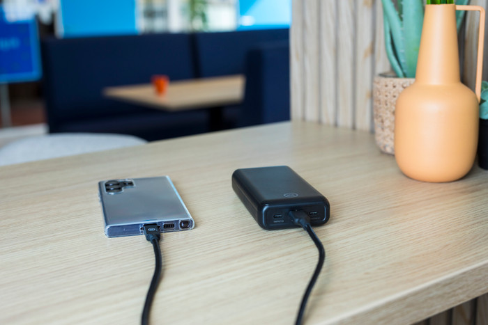 BlueBuilt Power Bank with Fast Charging 20,000mAh + Duo Pack product in use