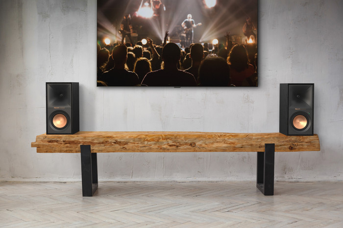 Klipsch R-50PM (per pair) product in use