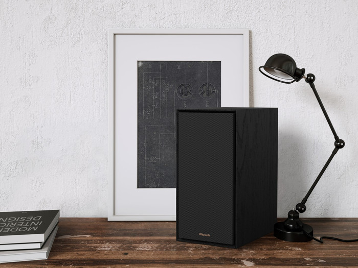 Klipsch R-50PM (per pair) product in use