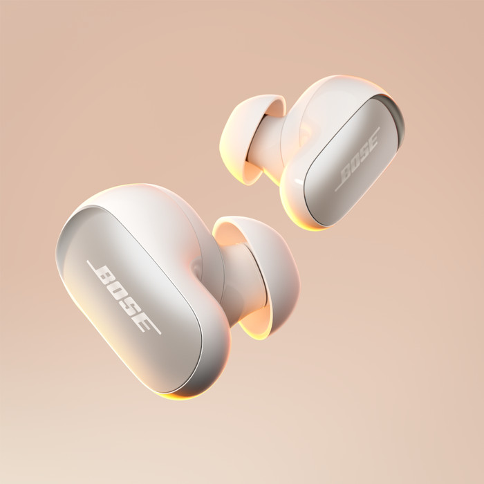 Bose QuietComfort Ultra Earbuds Wit detail
