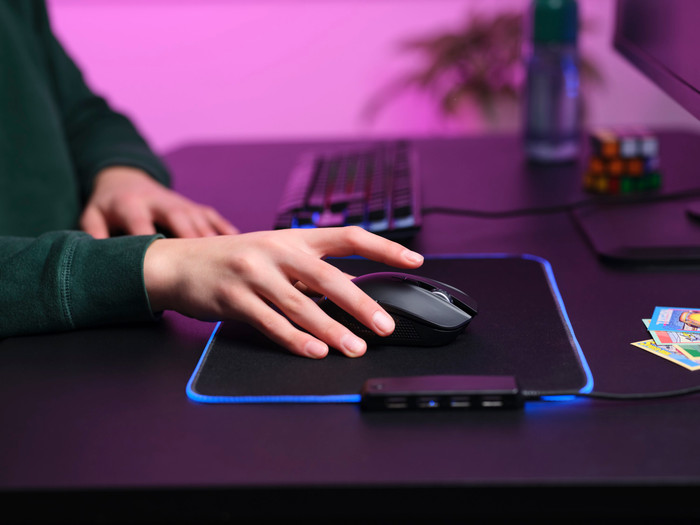 Trust GXT 923 Ybar Wireless Gaming Mouse Black product in use