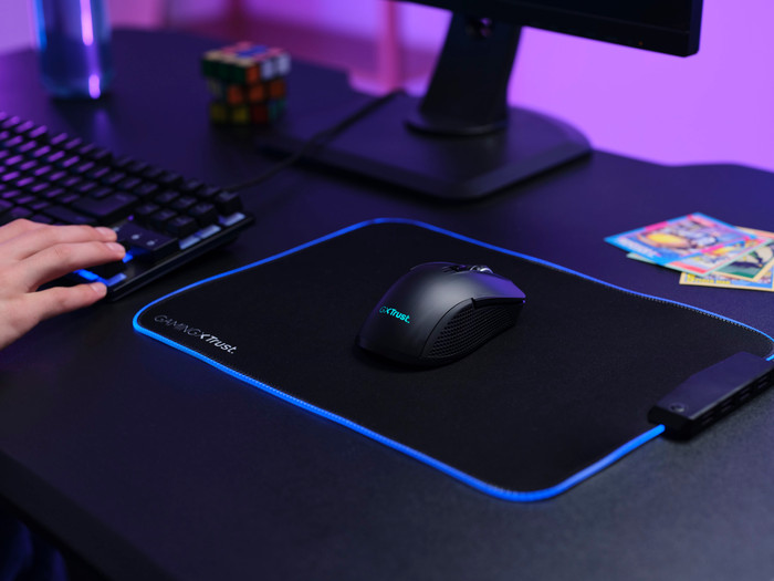 Trust GXT 923 Ybar Wireless Gaming Mouse Black product in use