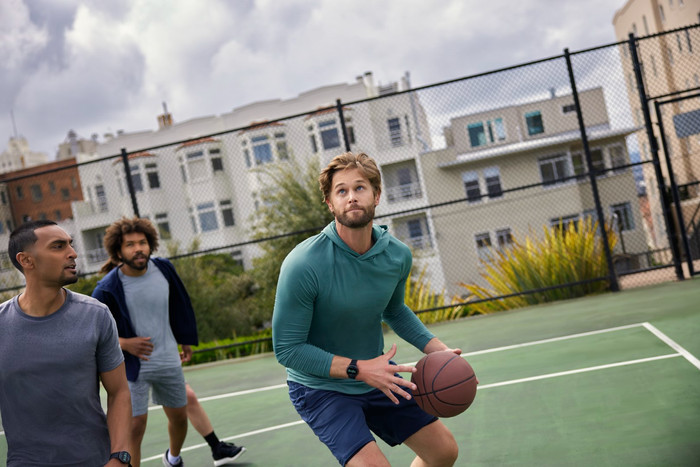 Garmin Vivoactive 5 Blue product in use