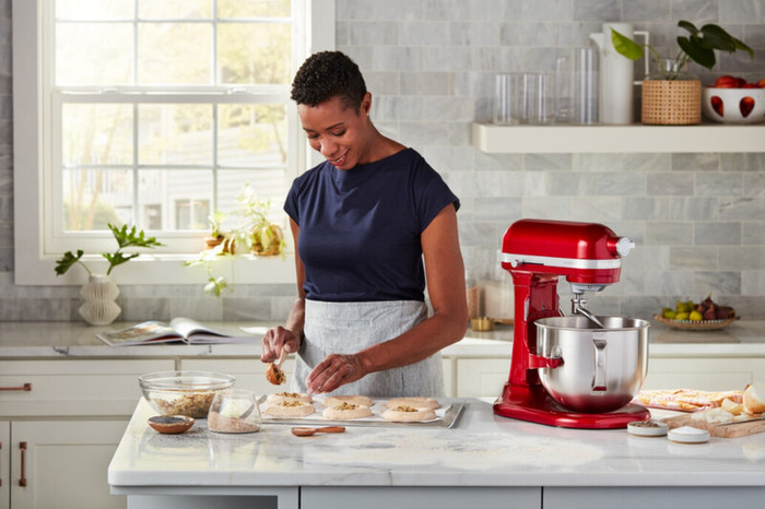 KitchenAid Artisan Bowl-Lift 5KSM70SHXECA Pomme d'Amour produit à l'usage