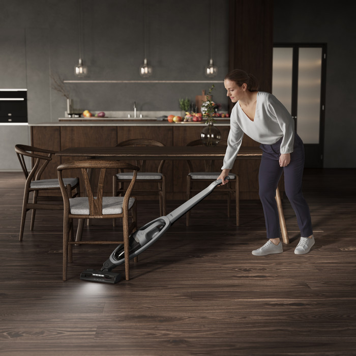 AEG AS52AB18BN 5000 ANIMAL product in use