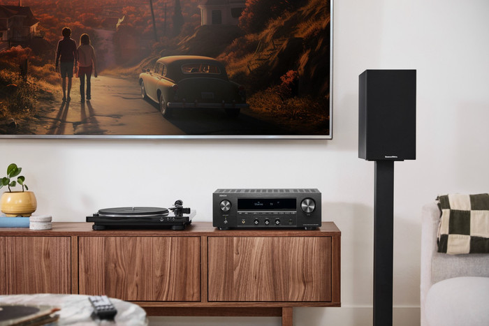 Denon DRA-900H Black product in use