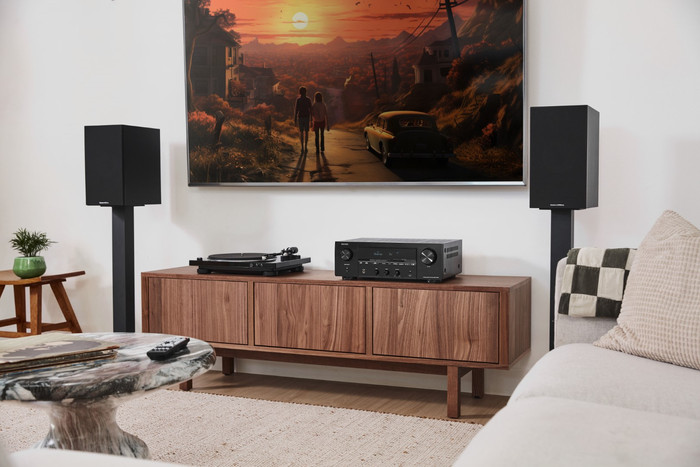 Denon DRA-900H Black product in use