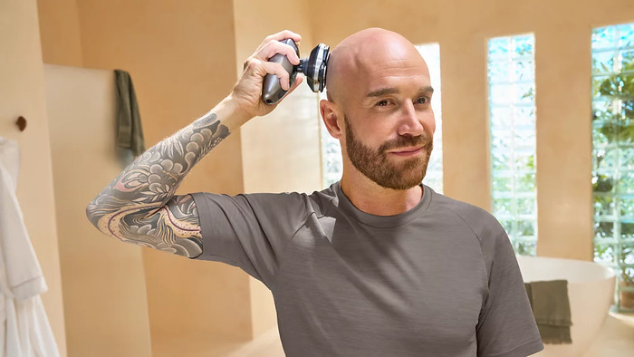 Philips Headshaver Pro Series 9000 HS9980/15 product in gebruik