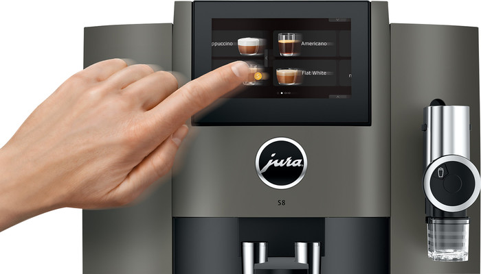 JURA S8 Dark Inox (EB) product in gebruik