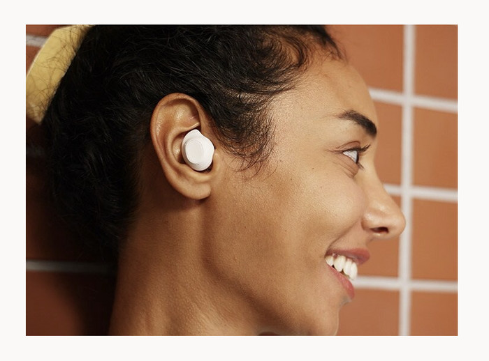 Samsung Buds FE Wit product in gebruik