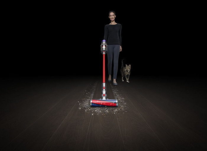 Dyson V11 Fluffy product in use