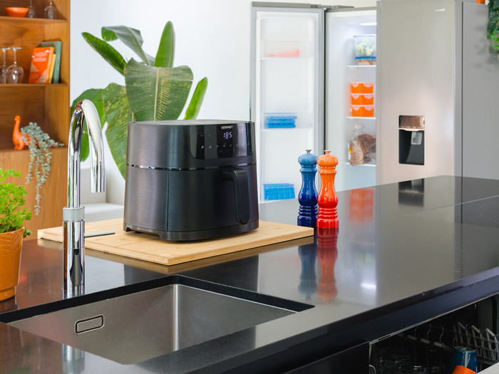 Veripart Airfryer XL product in use