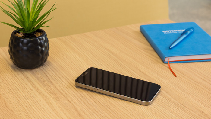 BlueBuilt Apple iPhone 15 Privacy Filter Screenprotector Glas visual Coolblue 2