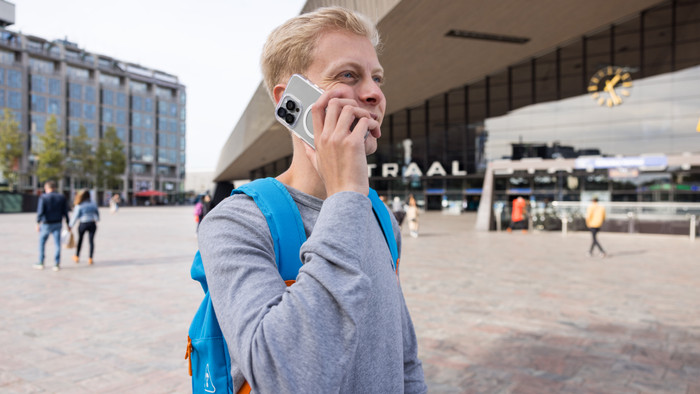 BlueBuilt Protective Back Cover met MagSafe iPhone 15 Pro Max Transparant visual Coolblue 3