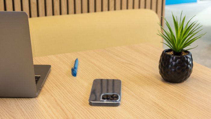 BlueBuilt Back Cover iPhone 15 Pro Transparent visual Coolblue 1