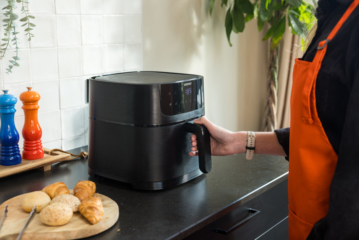 Veripart Airfryer XL product in use