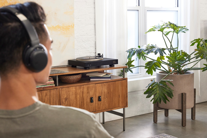 JBL Spinner BT Goud product in gebruik