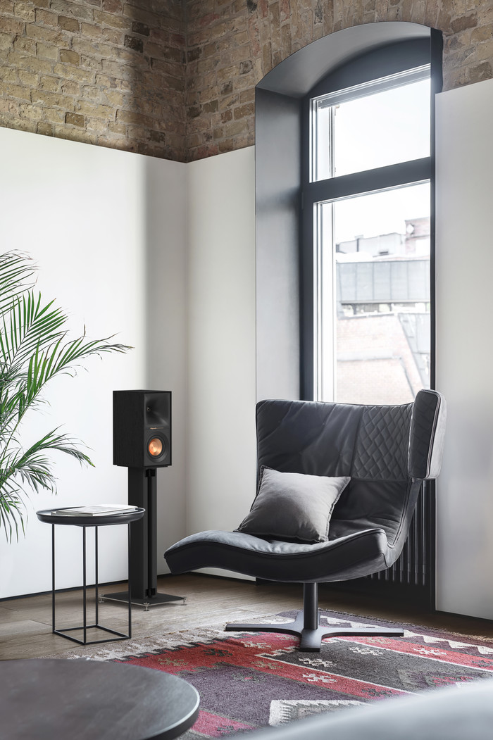 Klipsch R-40M (pair) product in use