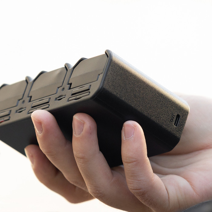 Jupio Pr1me Gear Tri-Charge NP-FZ100 product in use