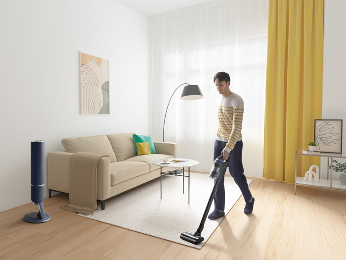 Samsung Bespoke Jet Plus Midnight Blue product in use